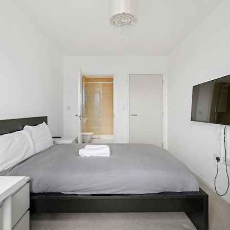 Canning Town 2 Bed Apartment London Eksteriør billede